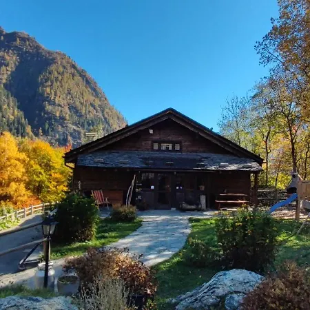 Agriturismo Alagna アラーニャ・ヴァルセージア