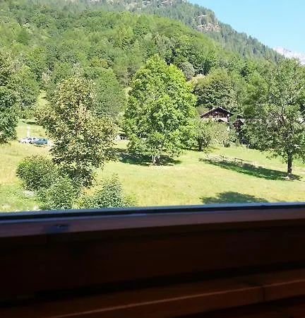 Agriturismo Alagna アラーニャ・ヴァルセージア