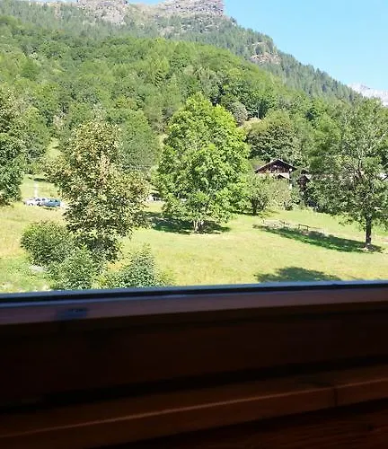 Agriturismo Alagna アラーニャ・ヴァルセージア